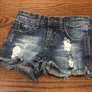 COPY - Ripped denim shorts